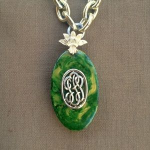 Vintage Green Bakelite Gold Chain Necklace
